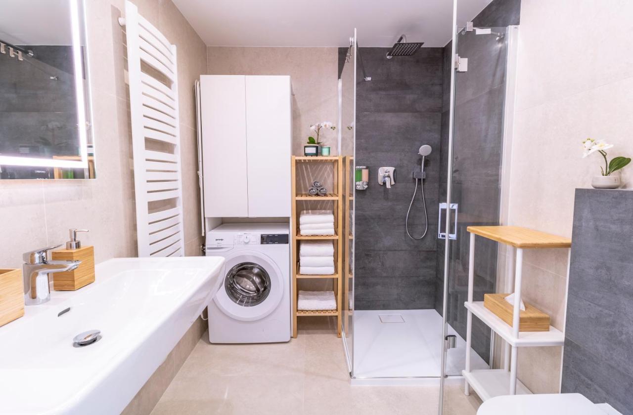 Boutique Sky City Apt. With Balcony / Top Spot Vienne Extérieur photo